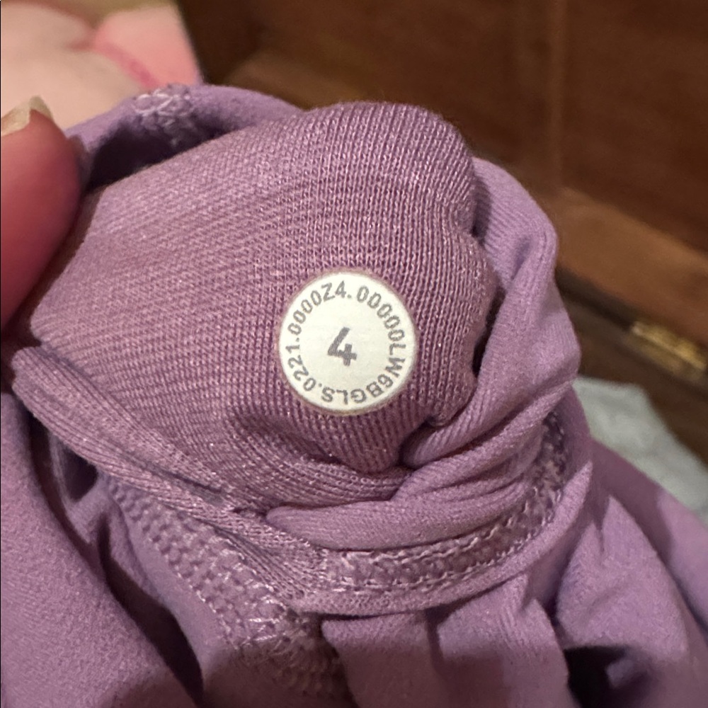 Lululemon Lavender Leggings, size 4, 22-inch inseam - Picture 3 of 3